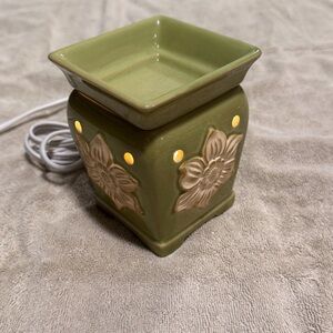 Scentsy Green Floral Electric Wax Warmer